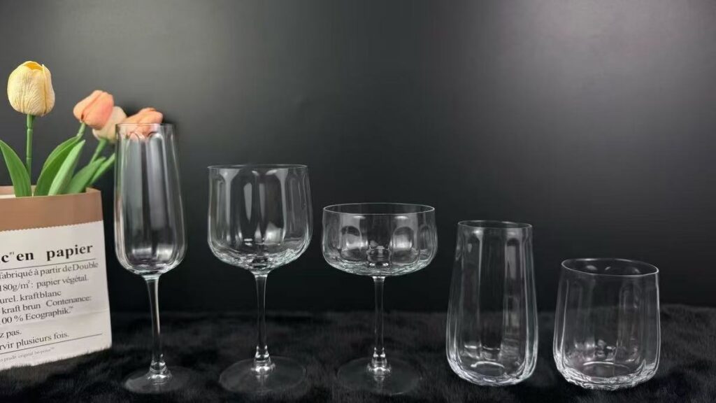 Stemmed vs. Stemless Wine Glasses: Which Is Better for Restaurants and Bars? Stemmed and stemless wine glasses compared side by side